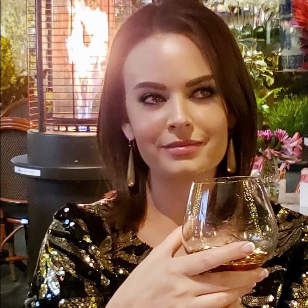 Meet your Posher, Elizabeth